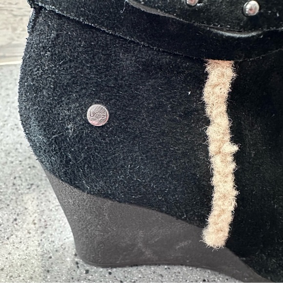 UGG wedge ankle boots. Black, suede. Size 6.5. - Picture 4 of 7